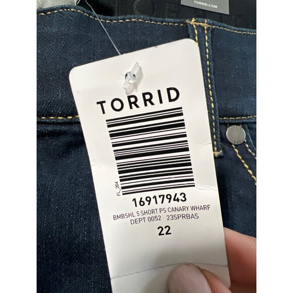Torrid Bombshell 5" Premium Stretch High Waisted Denim Shorts Size 22 - Picture 3 of 9